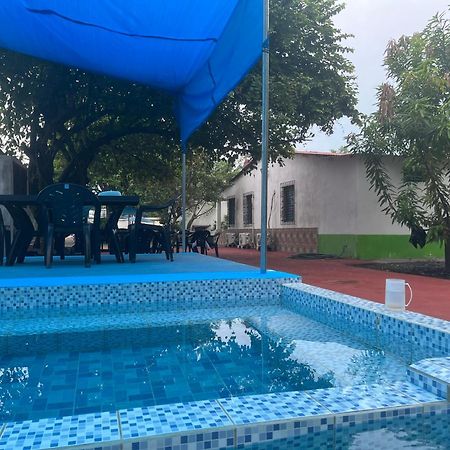 Hotel Chulamar, Piscina Y Restaurante 에스쿠인틀라 외부 사진